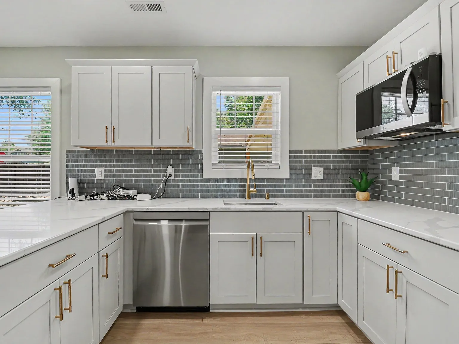 3 bed, 893 sqft, $1,850 — Photo 4