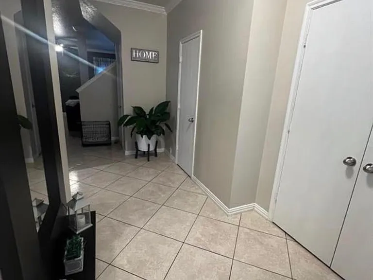 18710 Sandelford Dr — Photo 3