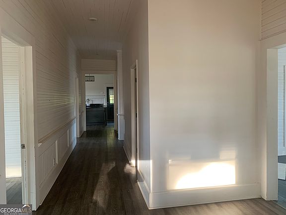 4th image of 2928 Mount Hebron Rd