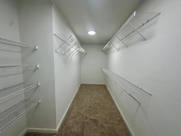340 Zander Woods Ct — Photo 10