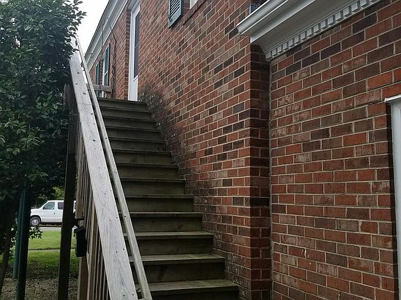 2nd image of 1618 College Ave #B