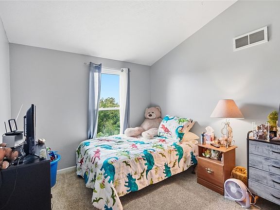 3rd image of 16 Overlook Ct Condo 16