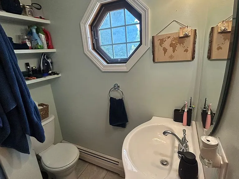 136 Aborn Ave — Photo 4