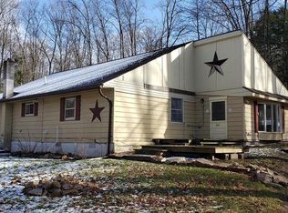 43 Country Ln, Loysville, PA 17047