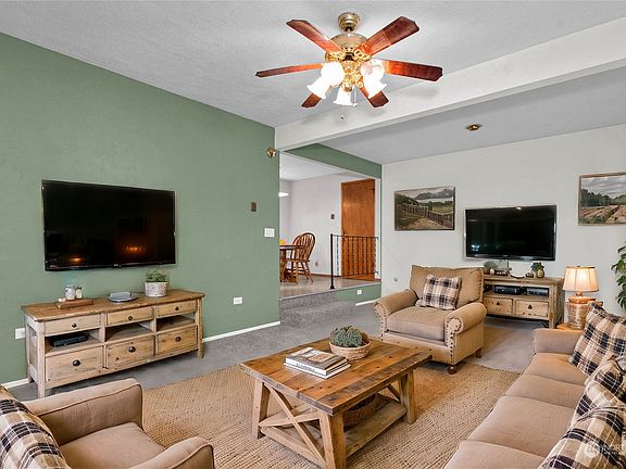 4th image of 1011 Lake Terrace Drive SW