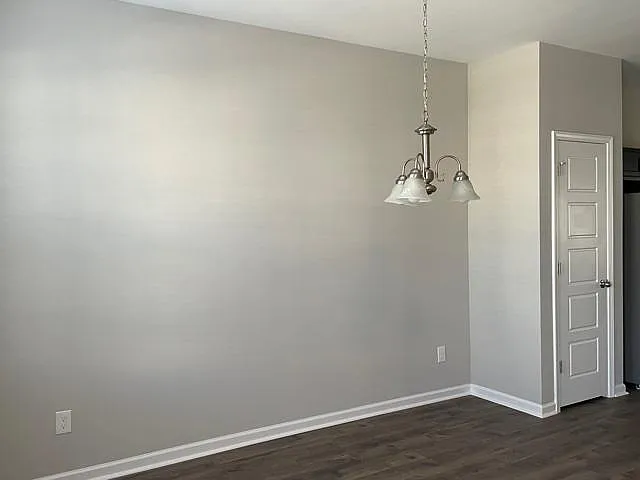4 bed, 2.5 bath, 1496 sqft, $1,820 — Photo 3