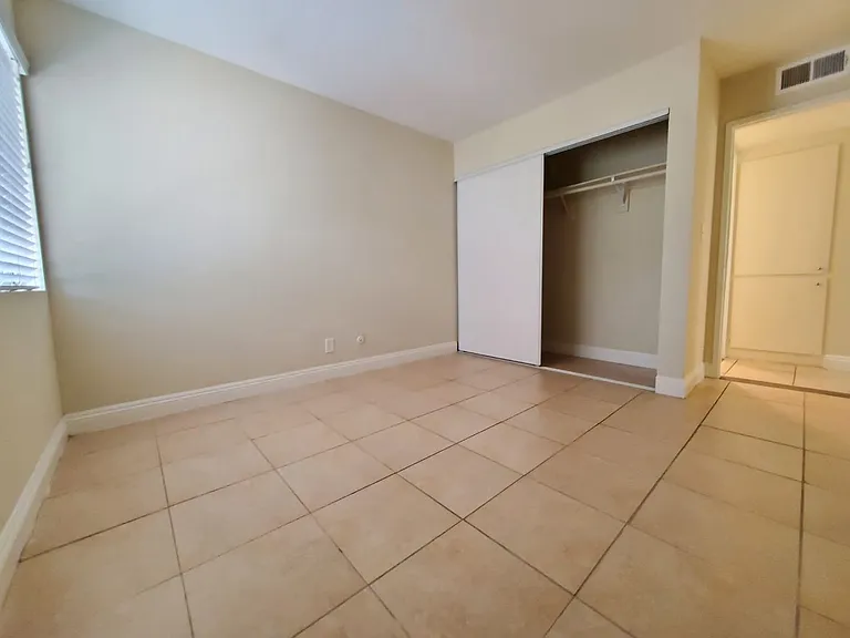 Villa Gardens Apts - Carmel Palm, LP — Photo 8