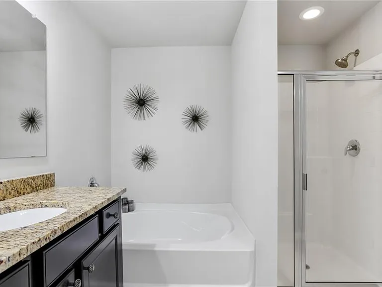 1319 Kingston Trl — Photo 9