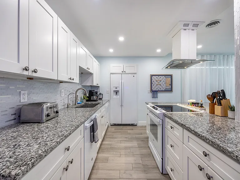1035 Madison St — Photo 63
