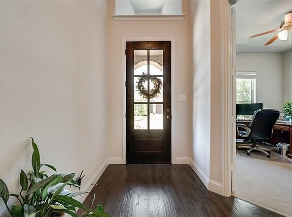 3rd image of 4123 Sanders Dr