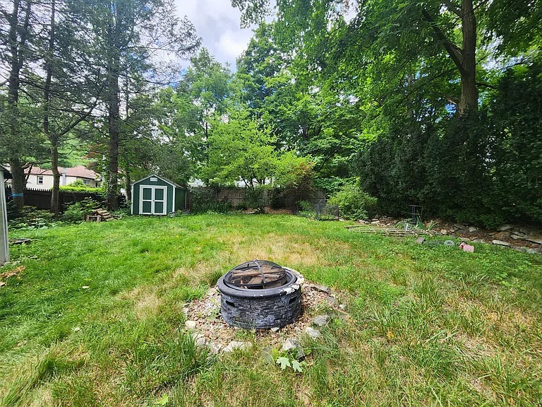 15 Lake Ave #B — Photo 27