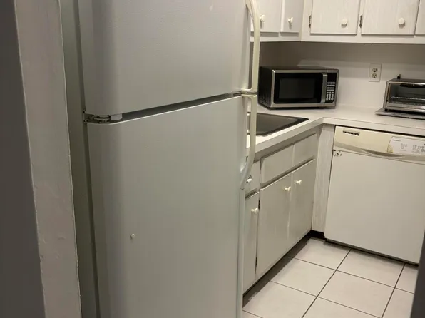 2400 NE 33rd Avenue #202, Fort Lauderdale, FL 33305