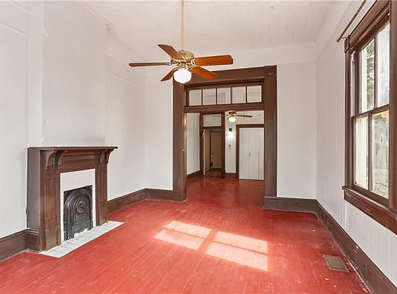 3rd image of 548 Verret St