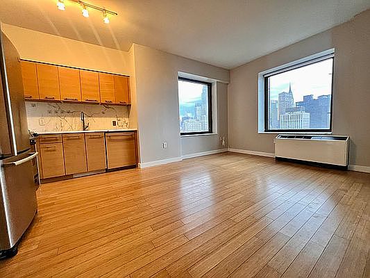 1st image of 100 W 39th St APT 36E
