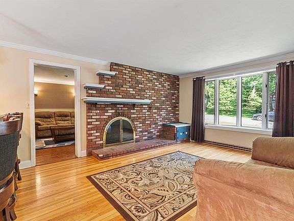 3rd image of 89 Stony Brook Rd