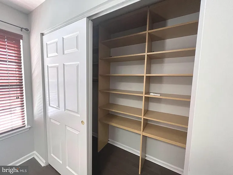 2724 Oak Leaf Ct — Photo 17