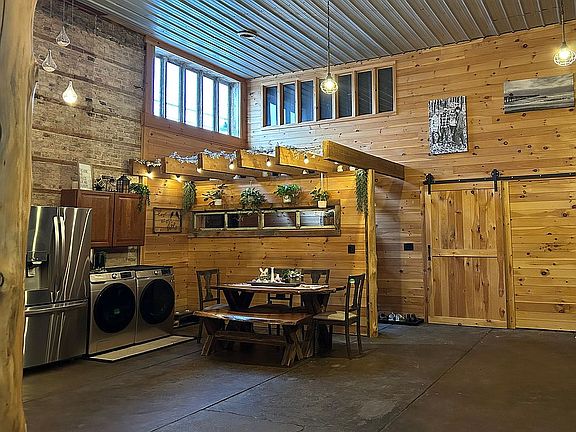 2nd image of 201 State St