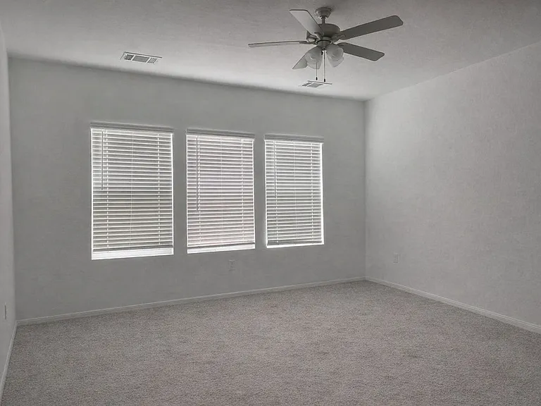 208 Eagle Lake Dr — Photo 1