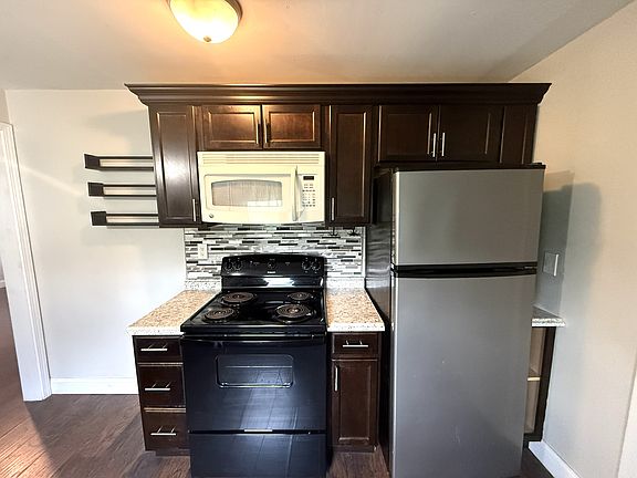 2nd image of 143 Washington St