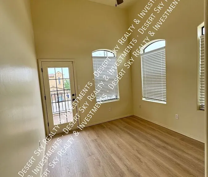 4334 Capistrano Ave — Photo 36