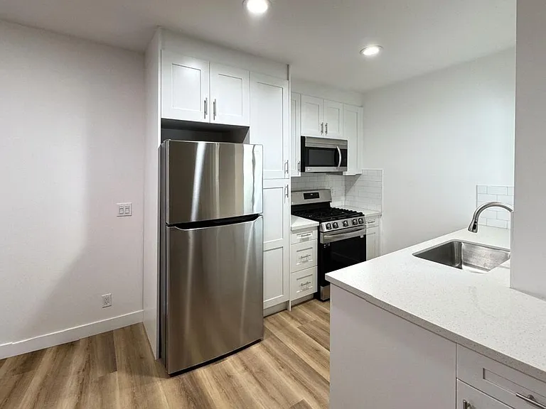 3630 Midvale Ave #1 — Photo 6