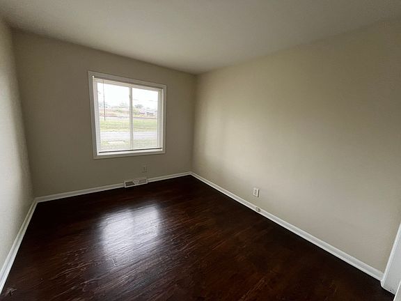 5th image of 642 E Stanton Ave