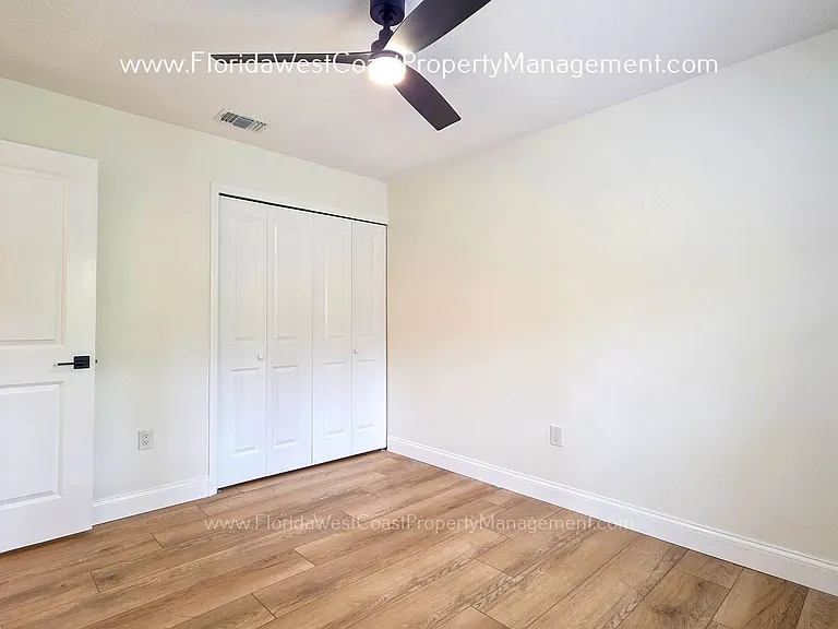 4667 Hamlets Grove Dr — Photo 37