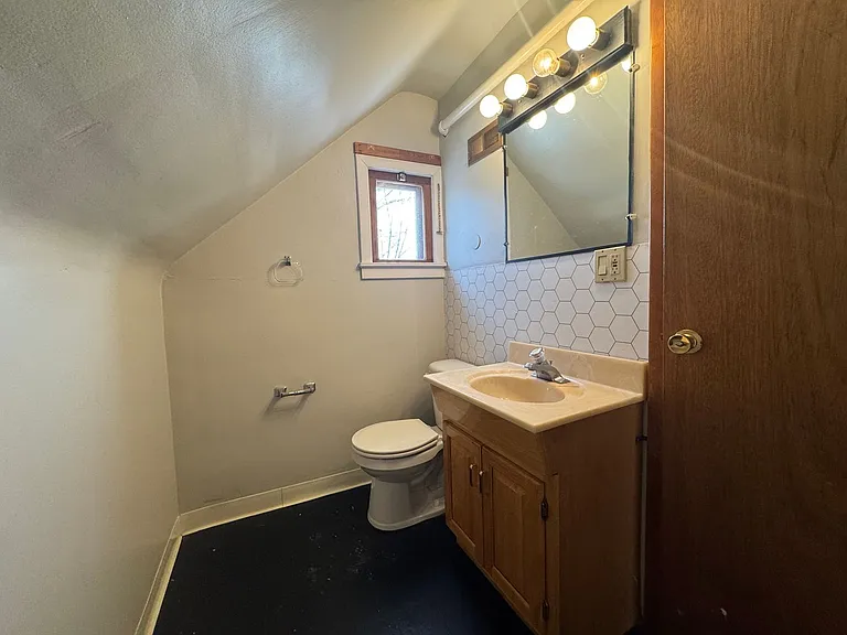 1285 Cook Ave — Photo 6