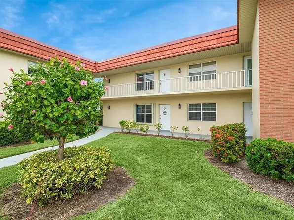 52 Woodland Drive #202, Vero Beach, FL 32962