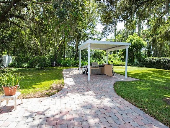 4th image of 1731 Oakwood Estates Dr