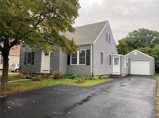 8 Hagen Ave, Cranston, RI 02920