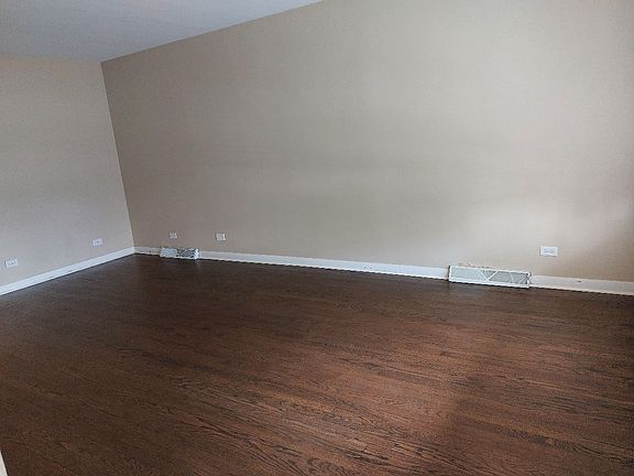 5th image of 2928 W 99th St