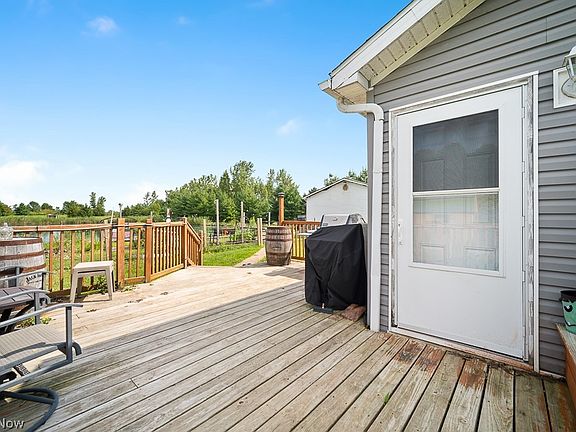 2nd image of 4569 W Oak Harbor Southeast Rd
