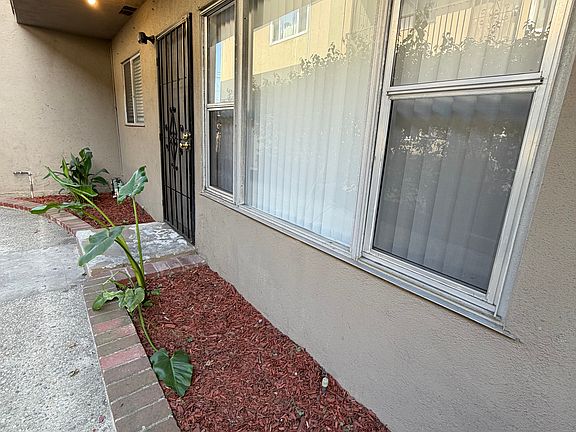 3rd image of 16108 Van Ness Ave APT 4