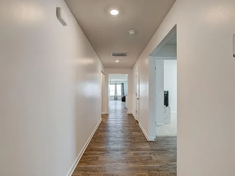 195 Carrington Dr — Photo 4