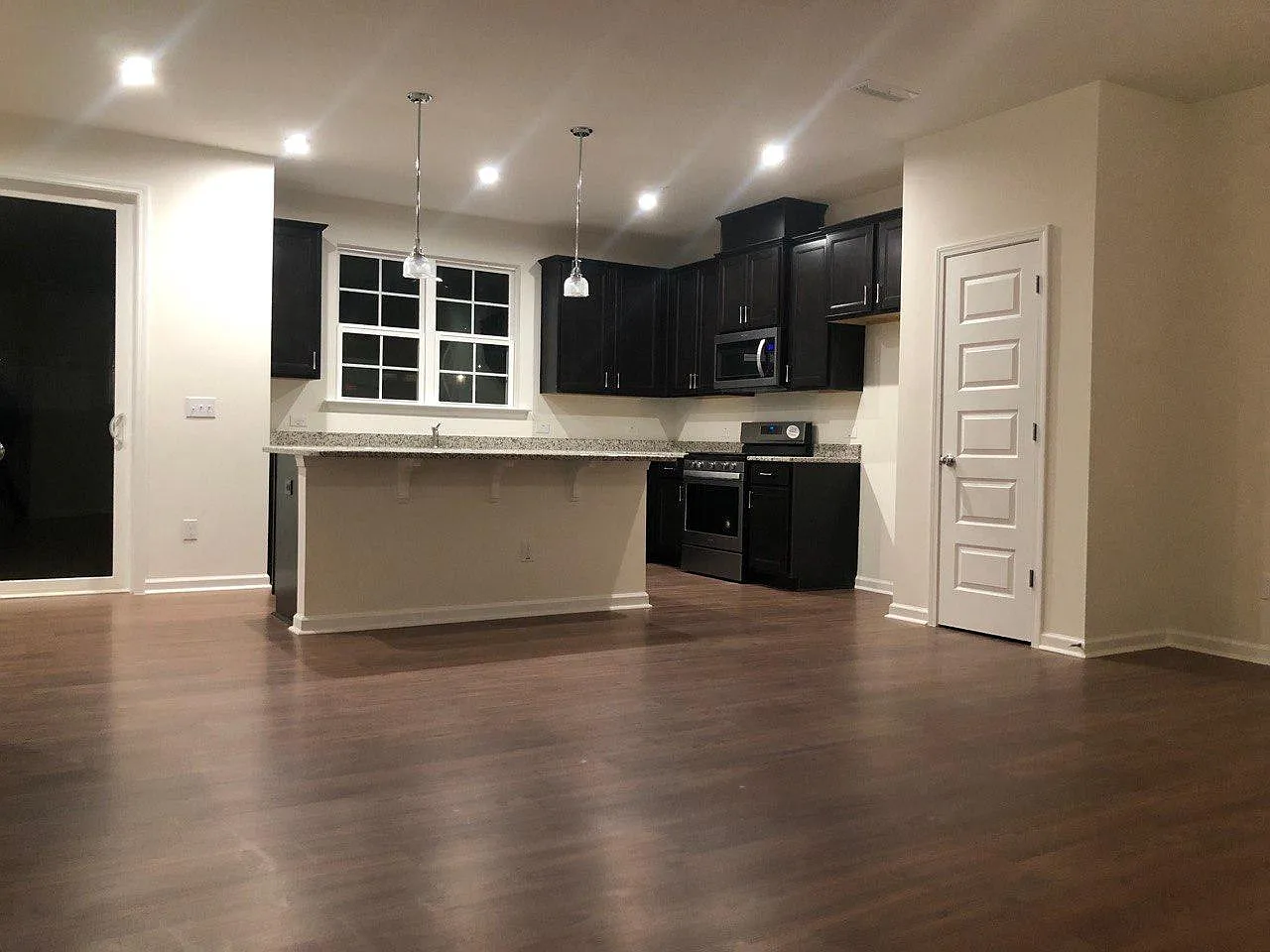 1421 Hopedale Dr — Photo 3