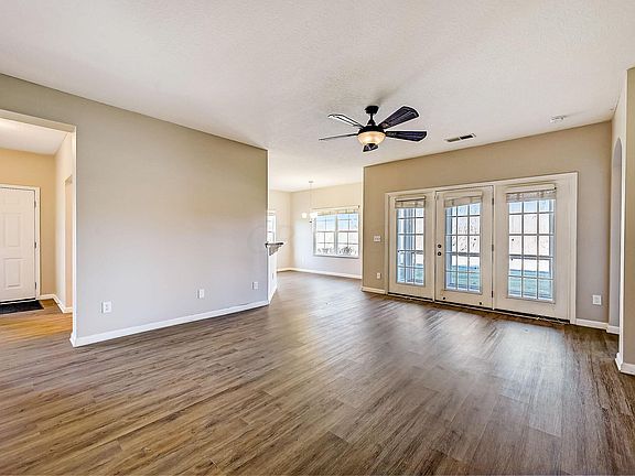 3rd image of 3671 Birkland Cir