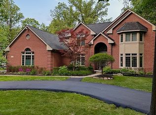 30225 Helmandale Dr, Franklin, MI 48025