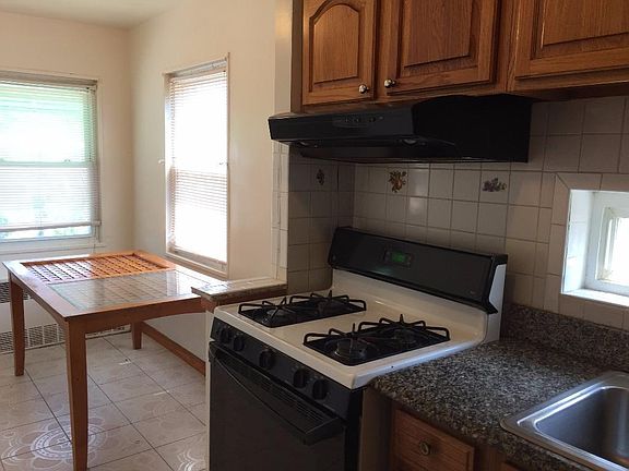 4th image of 1140 E 104th St