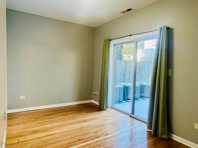 1750 W Cermak Rd #2 — Photo 9