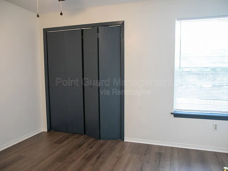The Vincent Apartments — Photo 28