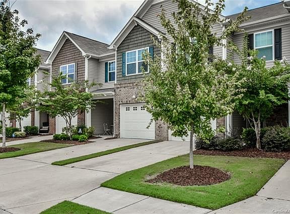 3rd image of 3269 Yarmouth Ln