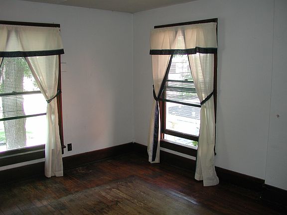 2nd image of 44 1/2 Adams St