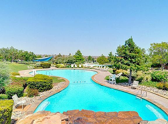 3rd image of 4013 Kimbell Dr