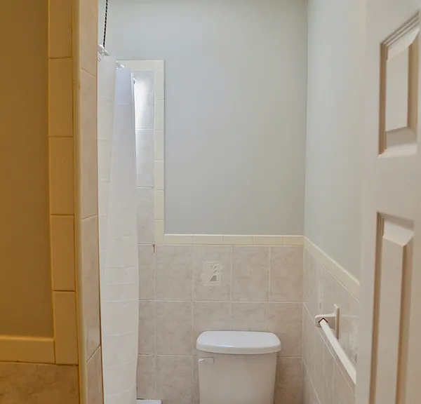 1444 N Edgewood St — Photo 7