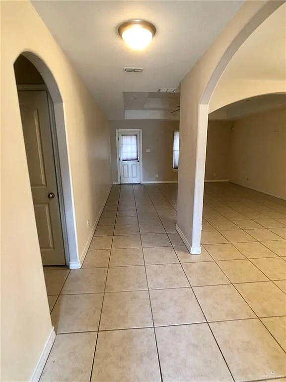 3 bed, 2.0 bath, 1585 sqft, $1,700 — Photo 3