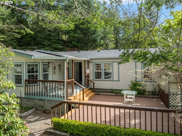 630 Woodland Rd, Lakeside, OR 97449