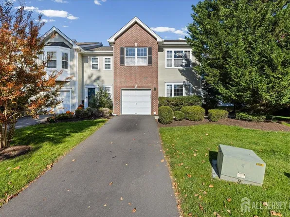 601 Creststone Cir, Princeton, NJ 08540