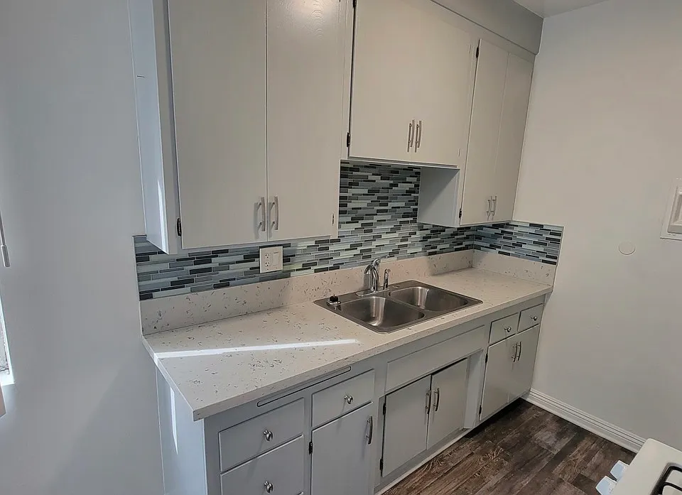 1644 S Gramercy Pl #8