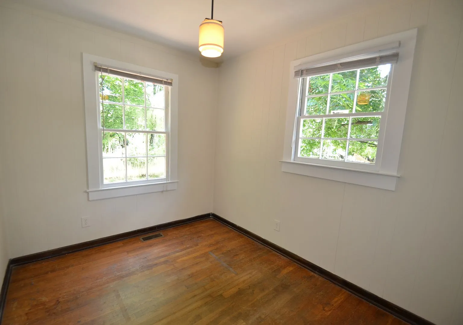 Newly Updated 2-Bedroom, 2-Bath Home with Sunroom & Bonus den connected to Primary — Photo 4